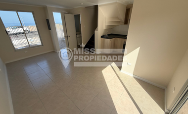 SE ARRIENDA CASA EN COSTA LAGUNA