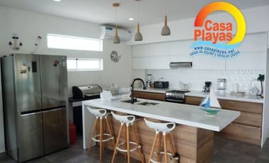 Casa de Lujo con Vista Al Mar de Venta en Playas Villamil, Ciudadela Cerrada Terrazas del Mar