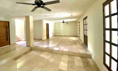 Casa de Lujo en La Ceiba | 1,610m² Terreno + Piscina + Golf