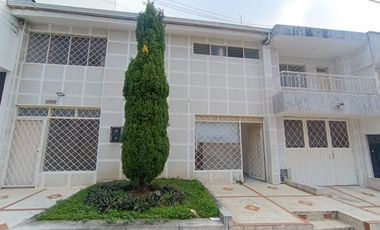 ARRIENDO CASA COMERCIAL EN LA AURORA