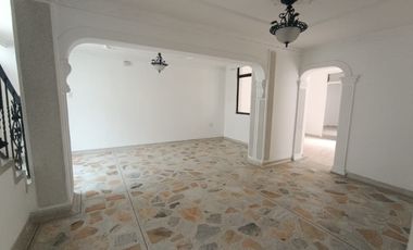 ARRIENDO CASA COMERCIAL EN LA AURORA