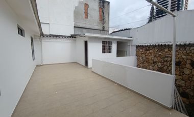 ARRIENDO CASA COMERCIAL EN LA AURORA