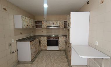 ARRIENDO CASA COMERCIAL EN LA AURORA