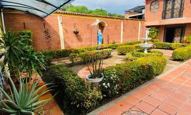 🏛 Casa de Eventos en Venta – Zona Centro (Alta Proyección Comercial)