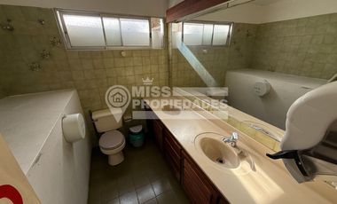 SE VENDE DERECHO A LLAVE DE PASTELERÍA/SANGUCHERIA