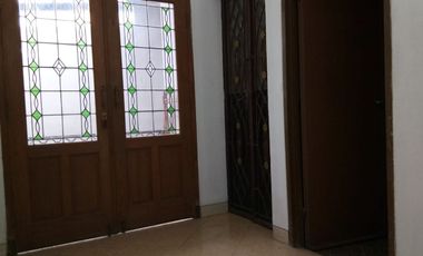 TURUN HARGA (NETT) DISEWAKAN RUMAH TERAWAT DI MAIN ROAD ANTAPANI TENGAH DEKAT GASMIN