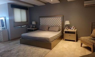 En venta casa de 5 dormitorios en Urb.Las Riberas en la vía Samborondón.JP