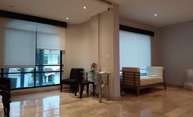 En venta casa de 5 dormitorios en Urb.Las Riberas en la vía Samborondón.JP