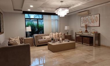 En venta casa de 5 dormitorios en Urb.Las Riberas en la vía Samborondón.JP