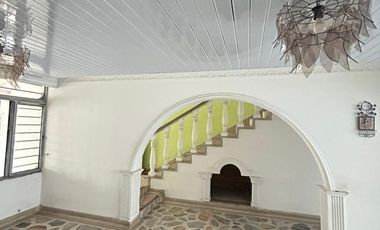 CASA EN VENTA, URBANIZACION NIZA
