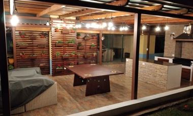 VENDO HERMOSA QUINTA EN TUMBACO