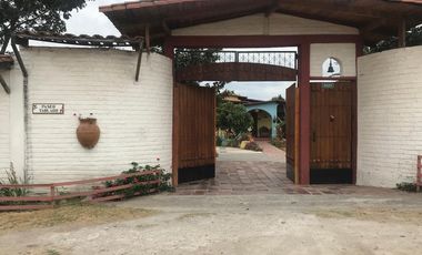 VENDO HERMOSA QUINTA EN TUMBACO