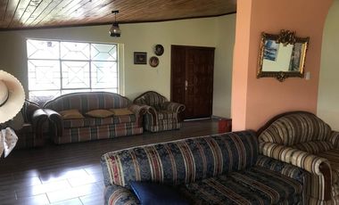 VENDO HERMOSA QUINTA EN TUMBACO