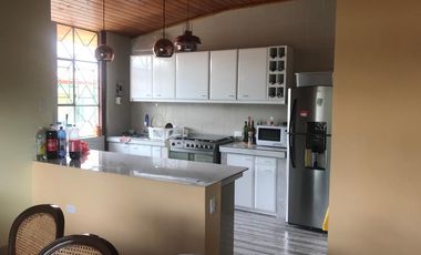 VENDO HERMOSA QUINTA EN TUMBACO