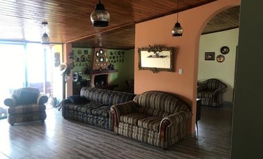 VENDO HERMOSA QUINTA EN TUMBACO