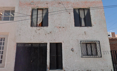 VENTA DE CASA EN COLONIA LOS CHIRLITOS LAGOS DE MORENO JALISCO
