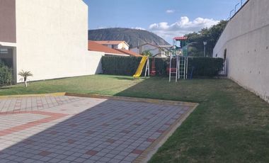 VENTA CASA SAN ANTONIO DE PICHINCHA - VILLA NAVARRA