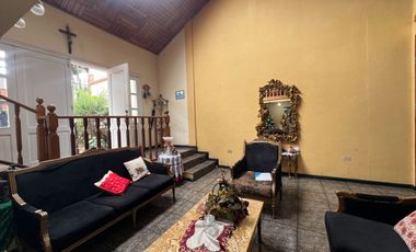 Casa en venta en Azogues, sector Santa Barbara
