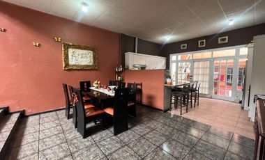 Casa en venta en Azogues, sector Santa Barbara