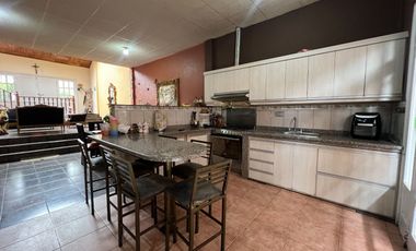 Casa en venta en Azogues, sector Santa Barbara