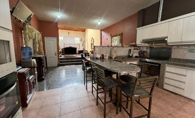 Casa en venta en Azogues, sector Santa Barbara