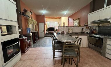 Casa en venta en Azogues, sector Santa Barbara