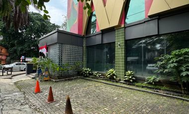 Disewakan gedung usaha komersial di senopati jakarta selatan sisa 1 lantai