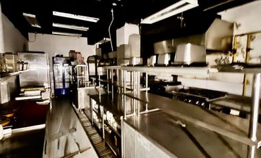 Disewakan gedung usaha komersial di senopati jakarta selatan sisa 1 lantai