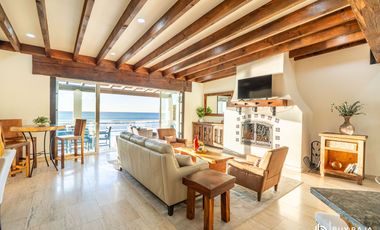 Casa Frente al Mar con Alberca, Jacuzzi y Acceso Directo a la Playa en Rosarito