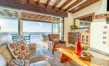 Casa Frente al Mar con Alberca, Jacuzzi y Acceso Directo a la Playa en Rosarito