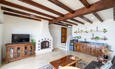 Casa Frente al Mar con Alberca, Jacuzzi y Acceso Directo a la Playa en Rosarito