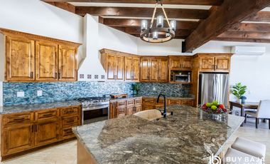 Casa Frente al Mar con Alberca, Jacuzzi y Acceso Directo a la Playa en Rosarito