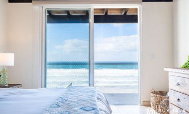Casa Frente al Mar con Alberca, Jacuzzi y Acceso Directo a la Playa en Rosarito
