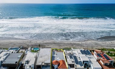 Casa Frente al Mar con Alberca, Jacuzzi y Acceso Directo a la Playa en Rosarito