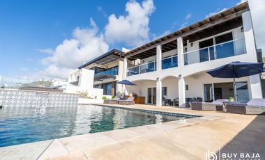 Casa Frente al Mar con Alberca, Jacuzzi y Acceso Directo a la Playa en Rosarito