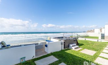 Casa Frente al Mar con Alberca, Jacuzzi y Acceso Directo a la Playa en Rosarito