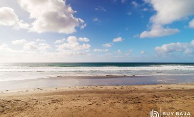 Casa Frente al Mar con Alberca, Jacuzzi y Acceso Directo a la Playa en Rosarito