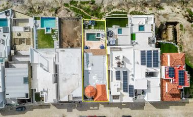 Casa Frente al Mar con Alberca, Jacuzzi y Acceso Directo a la Playa en Rosarito