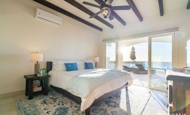 Casa Frente al Mar con Alberca, Jacuzzi y Acceso Directo a la Playa en Rosarito