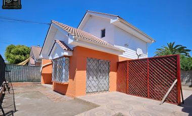 Se arrienda amplia y hermosa casa 3D 2B en La Cruz