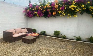 MILINA-SALINAS: DE ESTRENO CASA CON PATIO CERCA DEL MAR