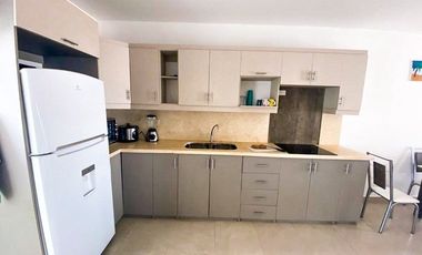 MILINA-SALINAS: DE ESTRENO CASA CON PATIO CERCA DEL MAR