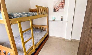 MILINA-SALINAS: DE ESTRENO CASA CON PATIO CERCA DEL MAR