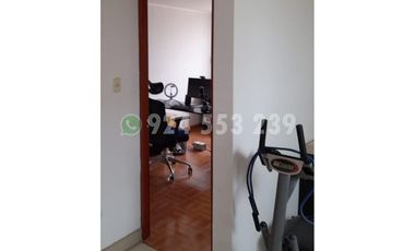 VENDO CASA FRENTE A PARQUE 140M2 - 2 PISOS.3 DORM.4 BAÑOS-PACHACAMAC