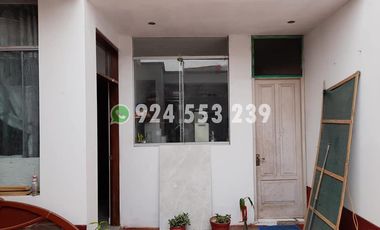 VENDO CASA FRENTE A PARQUE 140M2 - 2 PISOS.3 DORM.4 BAÑOS-PACHACAMAC