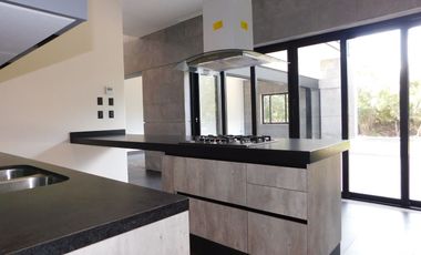 Casa en renta sin amueblar en country club, Cancun Q. Roo