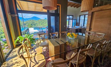 Casa de Lujo de 353m2 en Parcela a orilla del Lago Ranco, Sector Ensenada de Illahuape, Lago Ranco