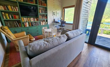 Casa de Lujo de 353m2 en Parcela a orilla del Lago Ranco, Sector Ensenada de Illahuape, Lago Ranco
