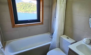 Casa de Lujo de 353m2 en Parcela a orilla del Lago Ranco, Sector Ensenada de Illahuape, Lago Ranco