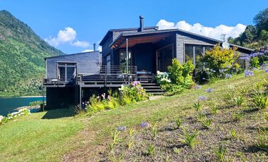 Casa de Lujo de 353m2 en Parcela a orilla del Lago Ranco, Sector Ensenada de Illahuape, Lago Ranco